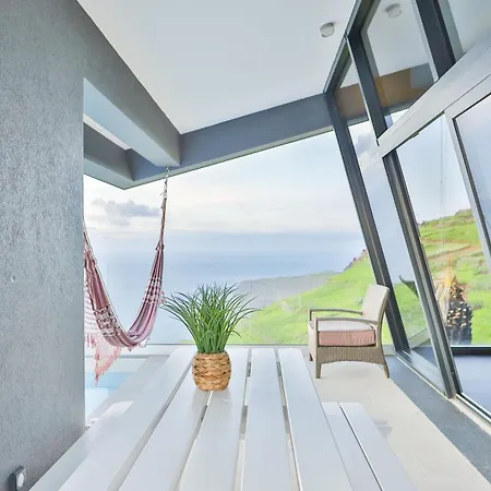 וילה Leonor Cliffside Retreat קלייטה
