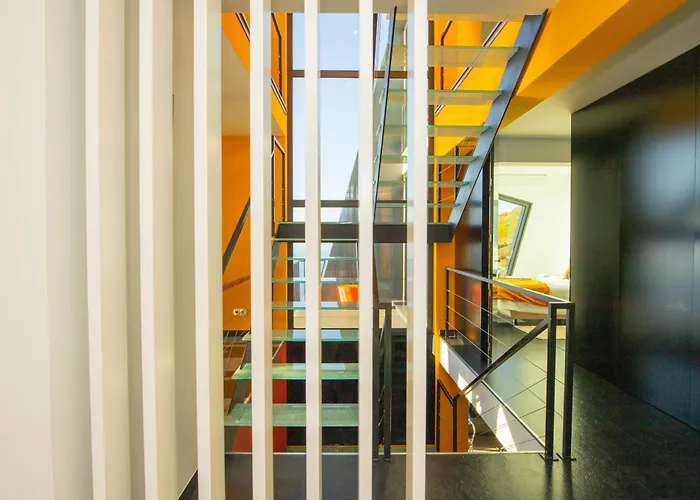 Leonor Cliffside Retreat *