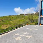 Villa Leonor Cliffside Retreat *