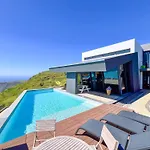 Leonor Cliffside Retreat Villa
