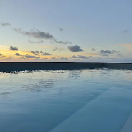 Leonor Cliffside Retreat Villa *
