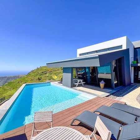 Вилла Leonor Cliffside Retreat *