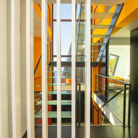 Leonor Cliffside Retreat *