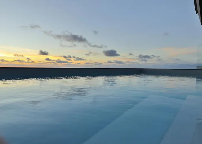 Leonor Cliffside Retreat Villa *