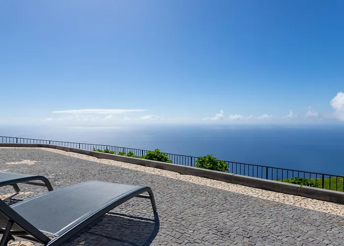 Villa Leonor Cliffside Retreat
